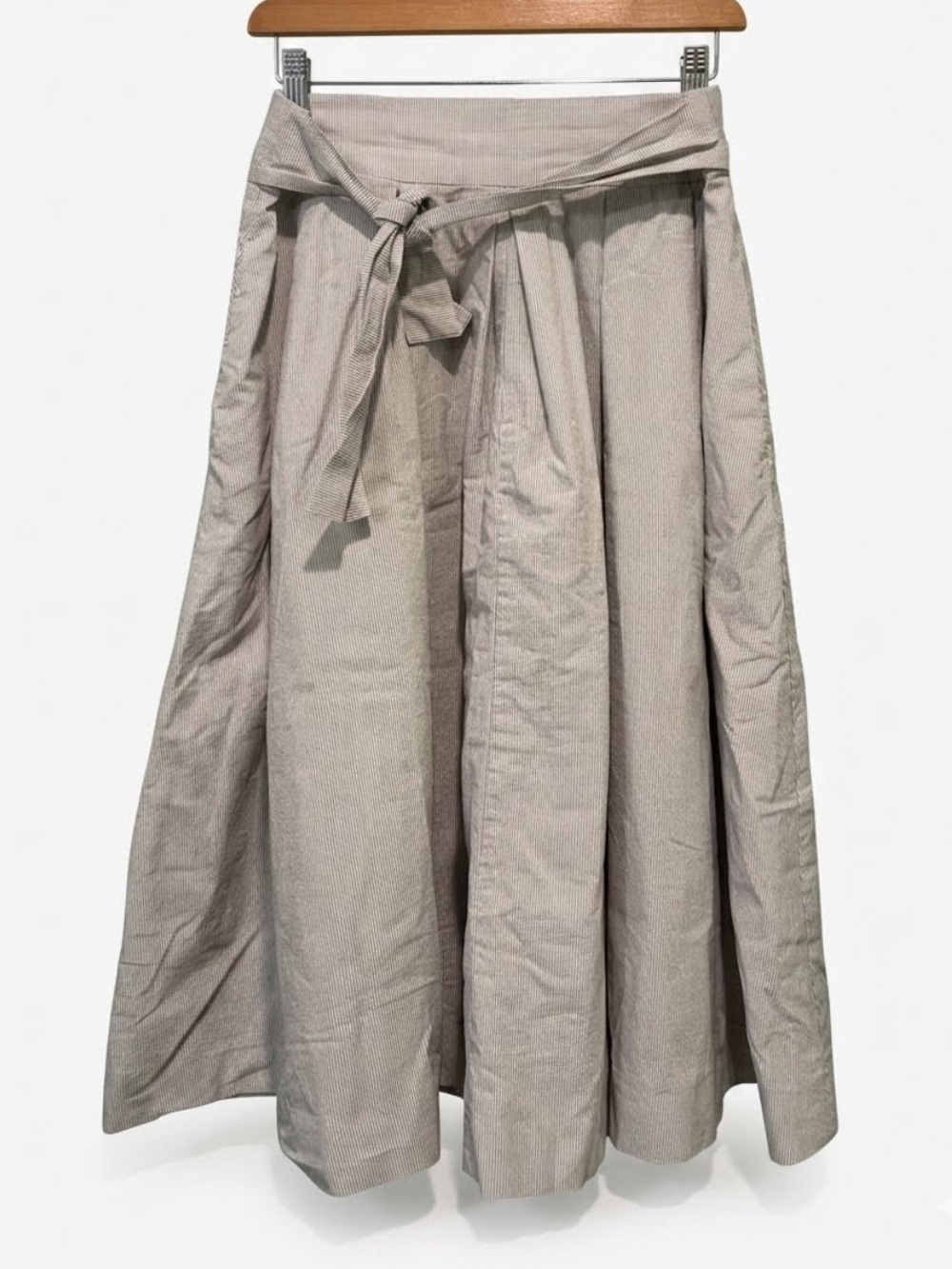 H&M Tie Waist Light Stripped Pattern 
 Seersucker Midi Skirt in Gray Sz 8